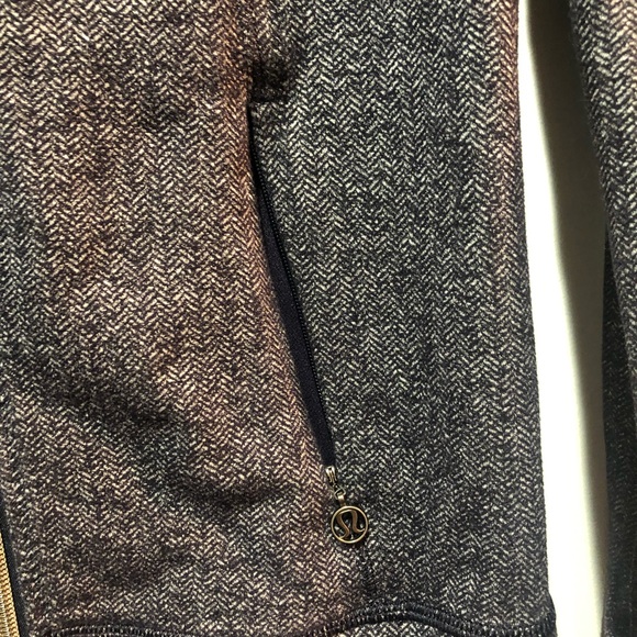 ❤️SOLD❤️ LULULEMON JACKET - Picture 7 of 8